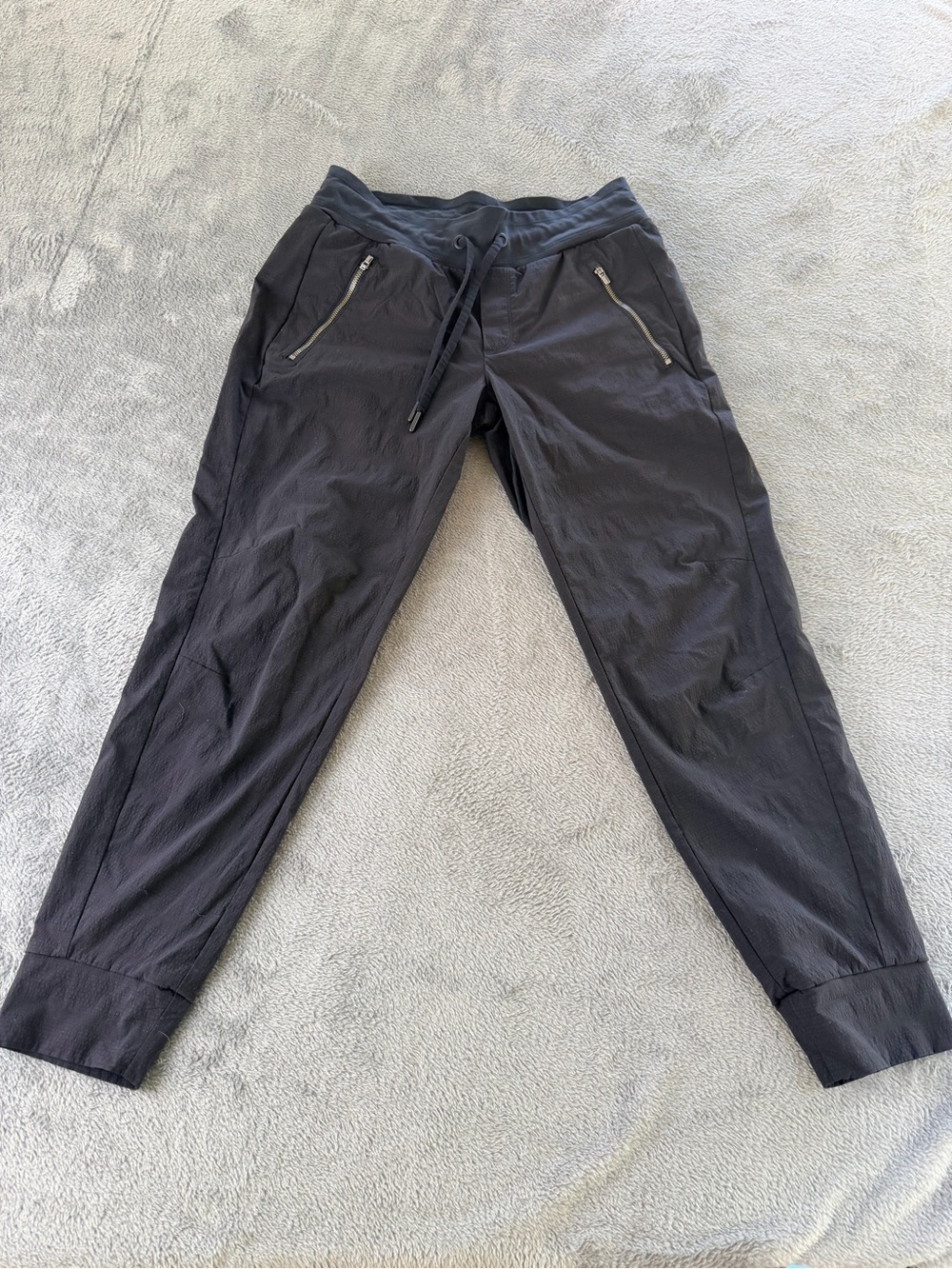 Athleta Womens Black Lightweight Jogger Pants Zip Pocket Travel Hiking Size 4